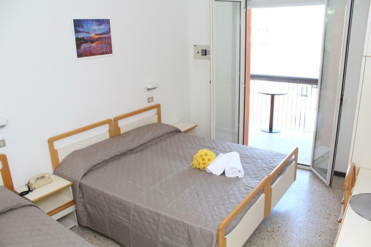 Hotel Caesar Misano Adriatico Ngoại thất bức ảnh