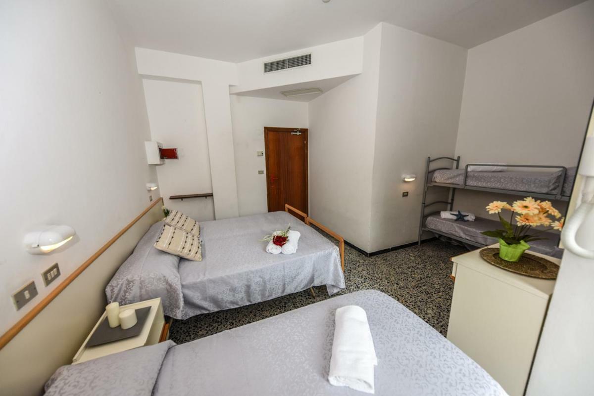 Hotel Caesar Misano Adriatico Ngoại thất bức ảnh