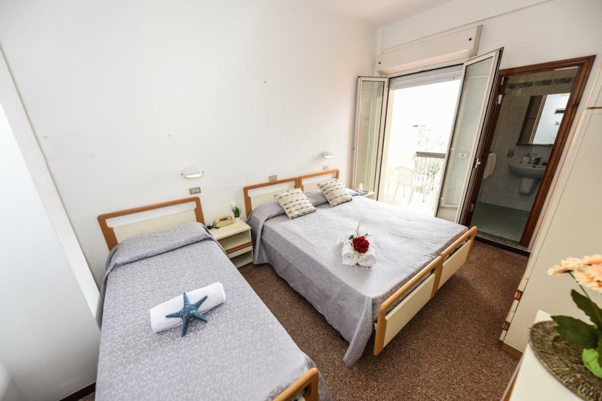 Hotel Caesar Misano Adriatico Ngoại thất bức ảnh